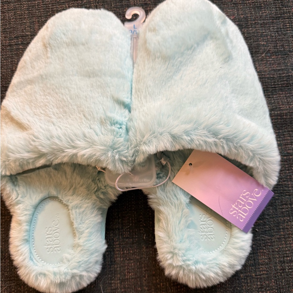 Turquoise fuzzy slippers